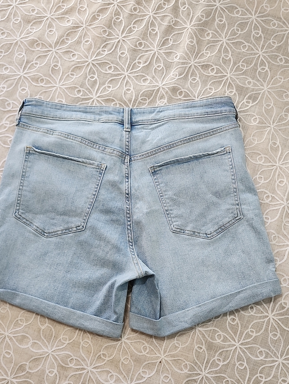 Old Navy Light Blue Rolled-Hem Wow Denim Shorts - Picture 5 of 12